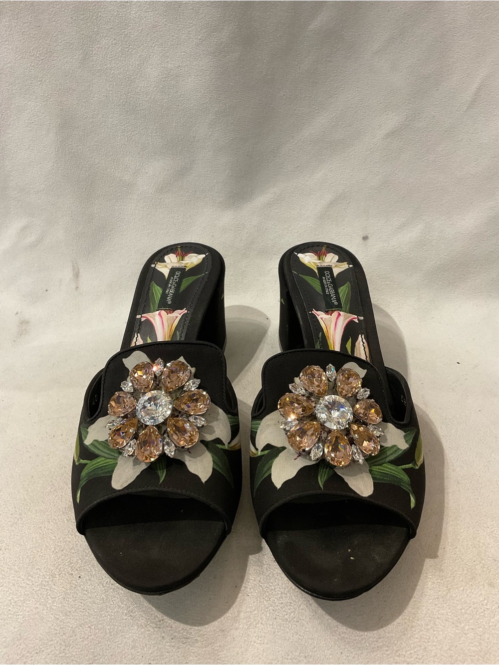 Dolce & Gabbana Block Heel - Picture 2 of 6